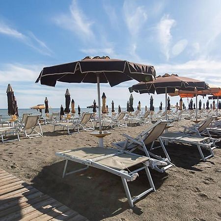 Hotel Anna Терачина Екстериор снимка