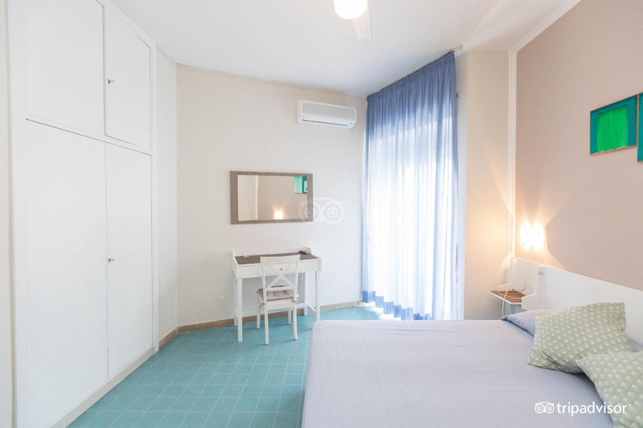 Hotel Anna Терачина Екстериор снимка