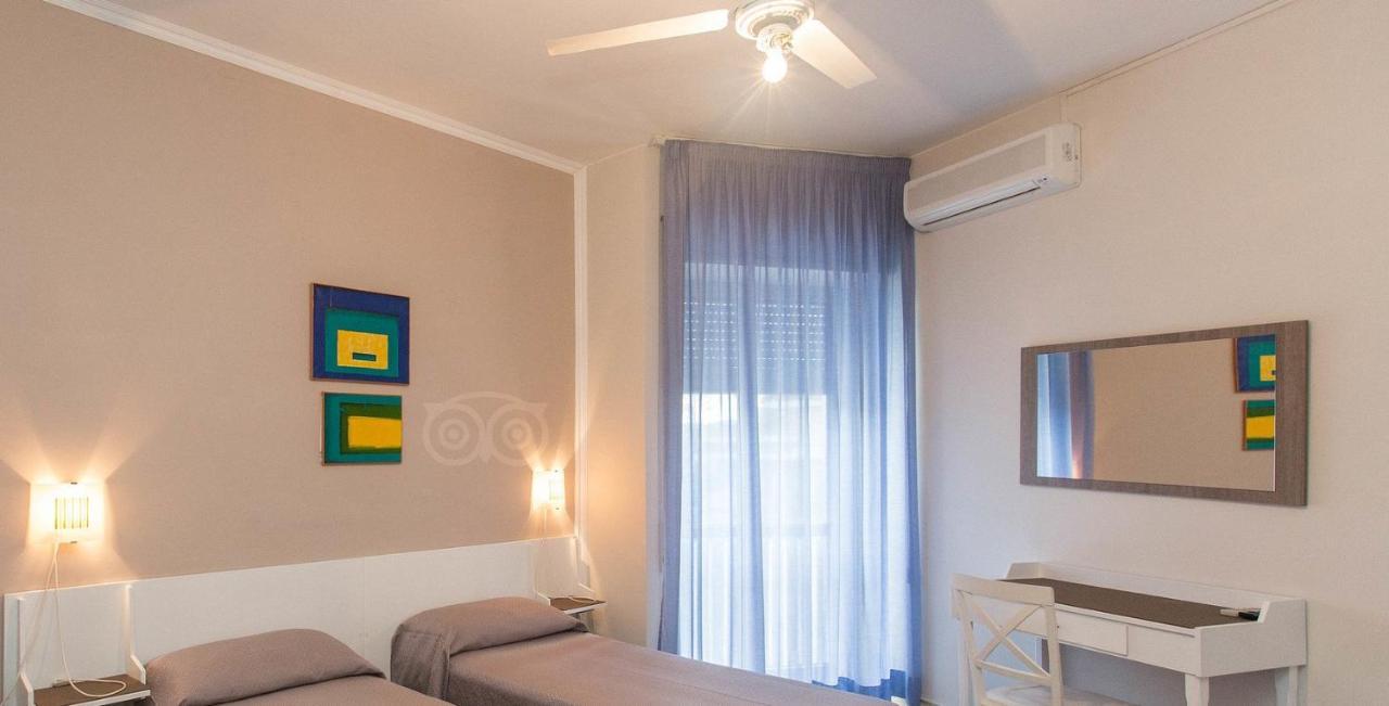 Hotel Anna Терачина Екстериор снимка