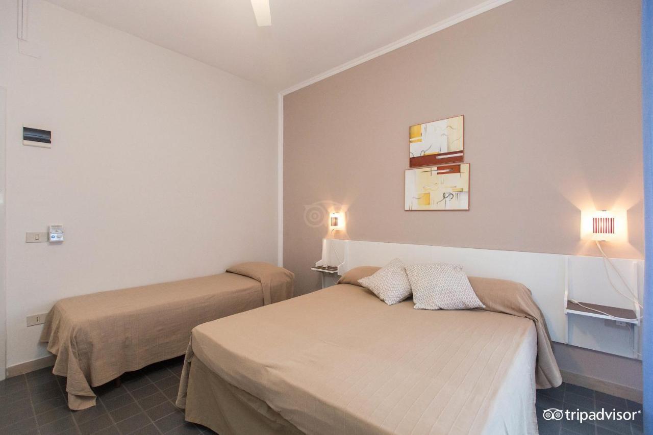 Hotel Anna Терачина Екстериор снимка