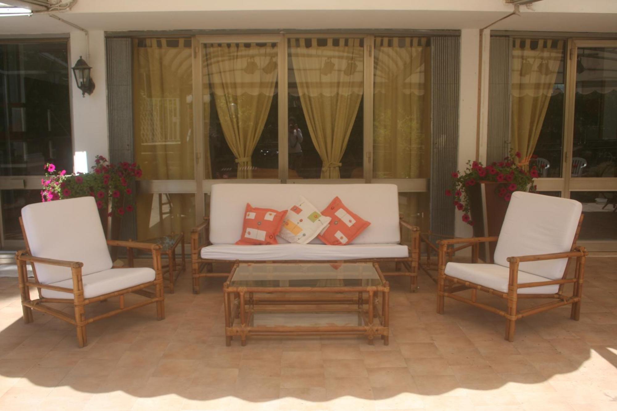 Hotel Anna Терачина Екстериор снимка