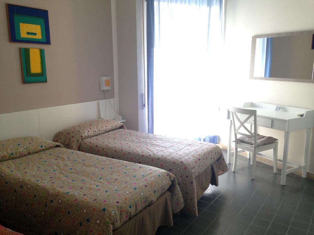 Hotel Anna Терачина Стая снимка
