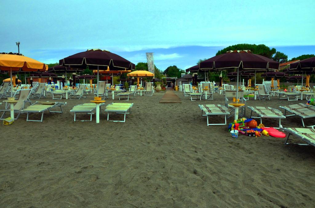 Hotel Anna Терачина Екстериор снимка
