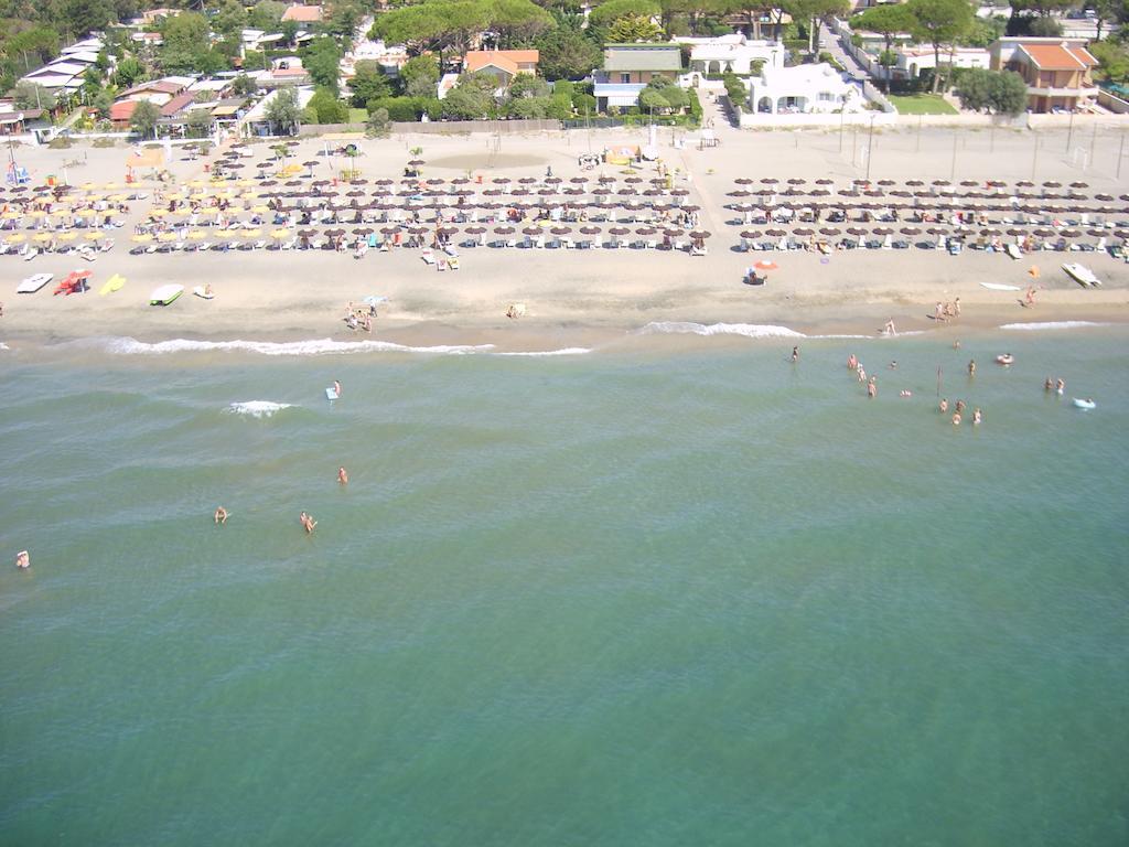 Hotel Anna Терачина Екстериор снимка