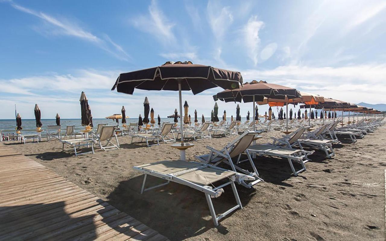 Hotel Anna Терачина Екстериор снимка