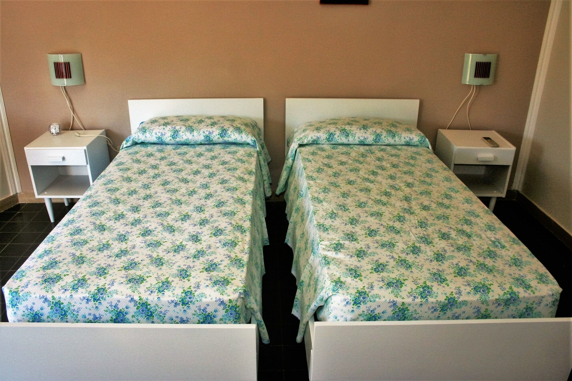 Hotel Anna Терачина Екстериор снимка
